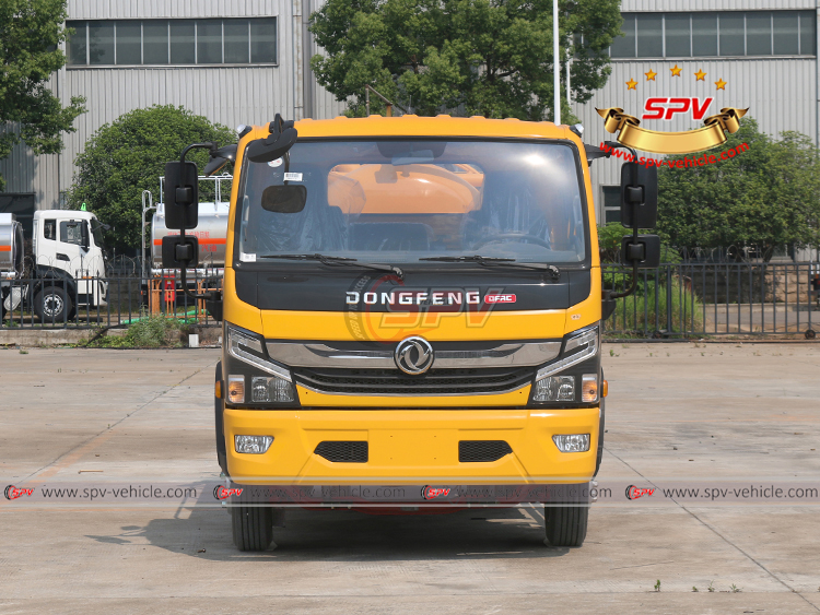 5,000 Litres Drain Cleaning Truck DongFeng - Front Side